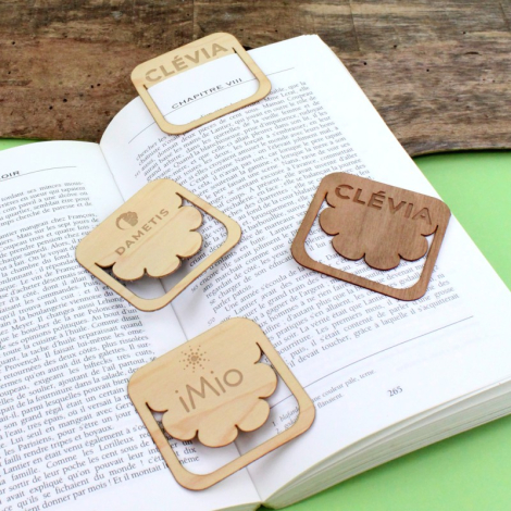 Accroche-page en bois massif personnalisable