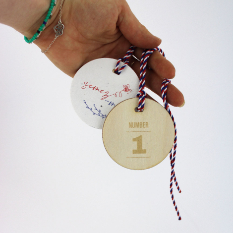 Grande médaille à planter en bois personnalisable