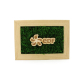Cadre rectangulaire en bois garni de mousse verte avec élément bois en forme de logo EDF fixé au centre, marquage visible.