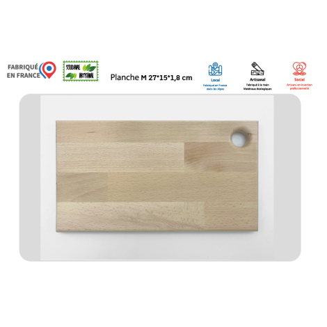 Planche à découper rectangulaire en bois clair taille M, photographiée de face sur fond blanc, avec trou circulaire dans un angl