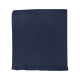 Écharpe unie bleu foncé en coton biologique présentée à plat