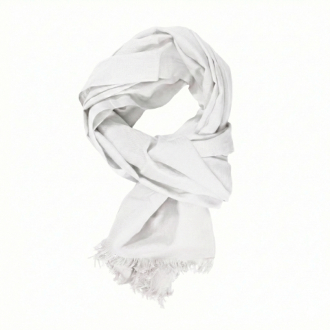 Chèche blanc en coton enroulé avec franges apparentes