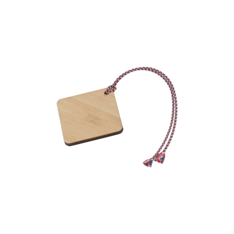 Décoration suspendue bambou forme carrée arrondie vue perspective