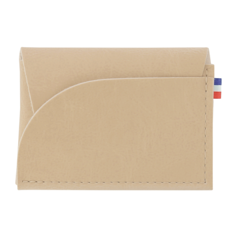 Porte-monnaie beige clair vue face avec poche arrondie et coutures visibles, sans contenu