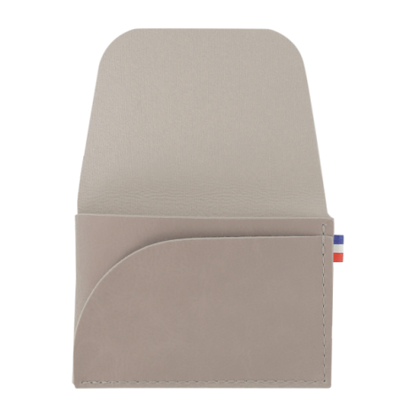 Porte-monnaie gris clair ouvert avec compartiment visible, sans contenu