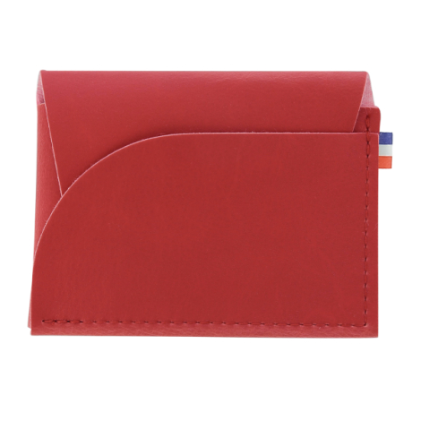Porte-monnaie rouge vue face avec poche arrondie et coutures visibles, sans contenu