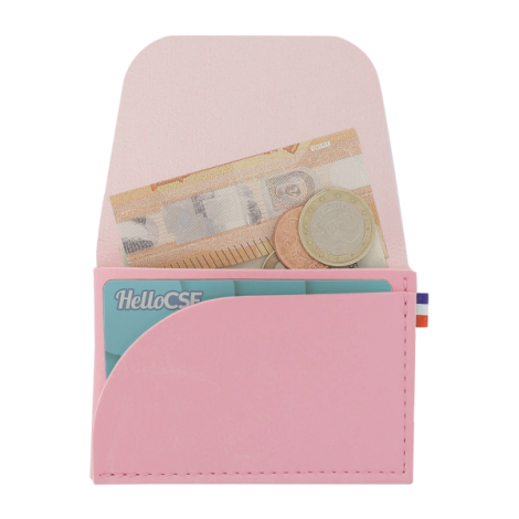 Porte-monnaie rose ouvert avec billets pièces et carte visibles