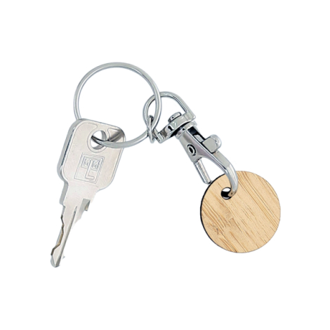 Porte-clés jeton bambou avec clés en situation