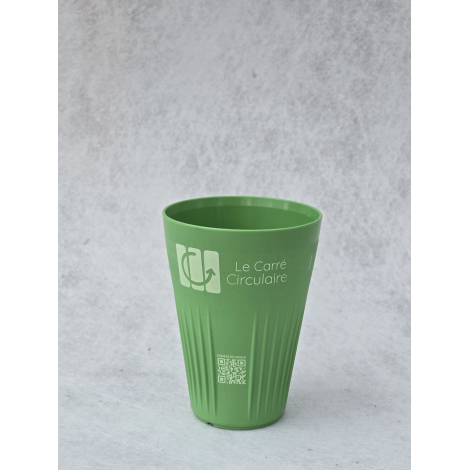 Gobelet réutilisable JoJo coloris vert avec marquage et QR code, vue de face, marquage visible