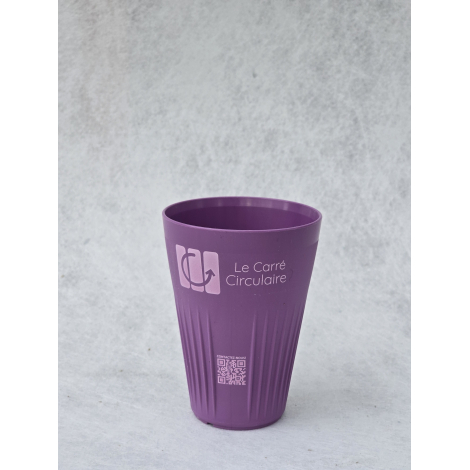 Gobelet réutilisable JoJo coloris violet avec marquage centré, vue produit, personnalisation visible