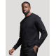 Sweat unisexe vue face femme coloris noir ajustement col main surface uniforme sans marquage visible Sweat unisexe vue face femme coloris noir ajustement col main surface uniforme sans marquage visible