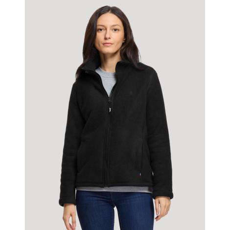 Veste polaire femme zippée vue de face portée col montant partiellement ouvert manches longues poches visibles aucune personnali