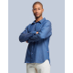 Chemise homme manches longues vue face bras croisés col classique boutons apparents teinte foncée aucune personnalisation appare