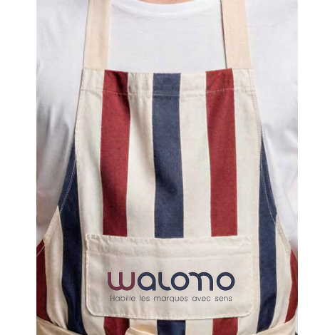 Tablier zoom haut vêtement logo Walomo visible marquage visible sur la poitrine