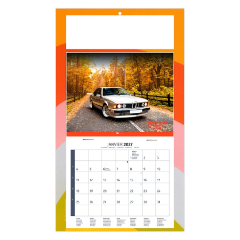 Calendrier illustré d’une Renault 5 GT Turbo rouge dans un environnement urbain contemporain.