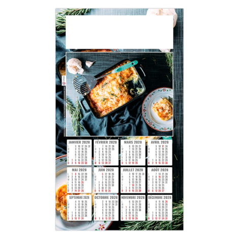 Calendrier personnalisé illustré d’un plat gratiné servi dans un plat rectangulaire.