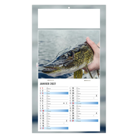 Calendrier éphéméride personnalisé illustré d’un poisson présenté en gros plan dans la main d’un pêcheur.