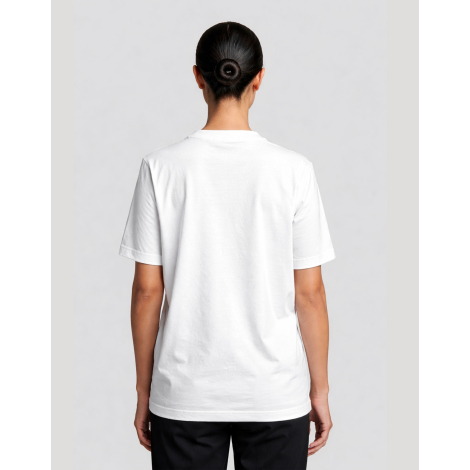 T-shirt femme Hersch blanc présenté de dos avec pantalon noir et coupe droite, sans marquage apparent