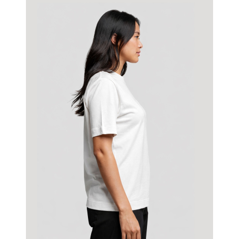 T-shirt femme Hersch blanc vu de profil avec manches courtes et finitions visibles, aucune personnalisation visible