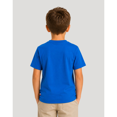 T-shirt enfant coton bio bleu vu de dos avec pantalon beige, zone de marquage identifiable au dos