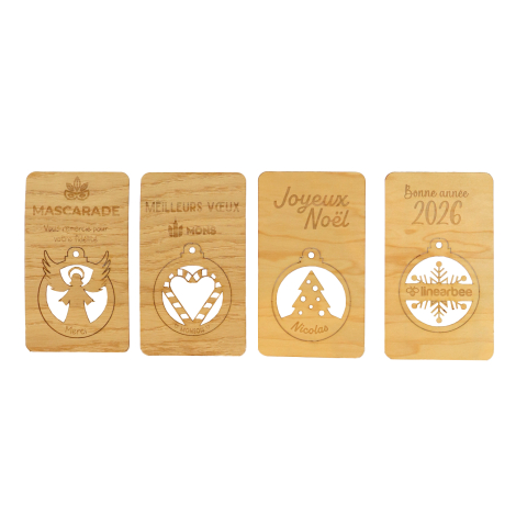 Quatre modèles de cartes de vœux en bois personnalisées avec décorations de Noël détachables et découpées.