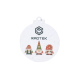 Décoration de Noël en papier ensemencé personnalisée en forme de boule, avec logo et illustration de lutins, présentée sur fond Décoration de Noël en papier ensemencé personnalisée en forme de boule, avec logo et illustration de lutins, présentée sur fond